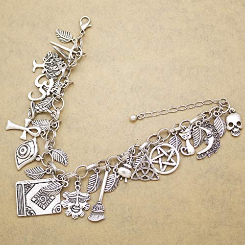 Celtic Trinity Knot Necklace Secondary image