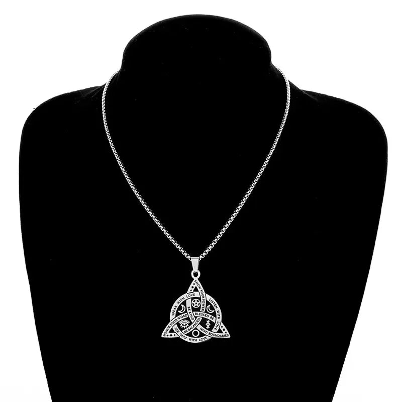 Celtic Witch Knot Necklace - Trinity Symbol