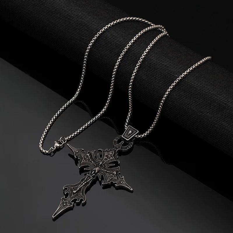 Skull Cross Necklace In Silver Main image
