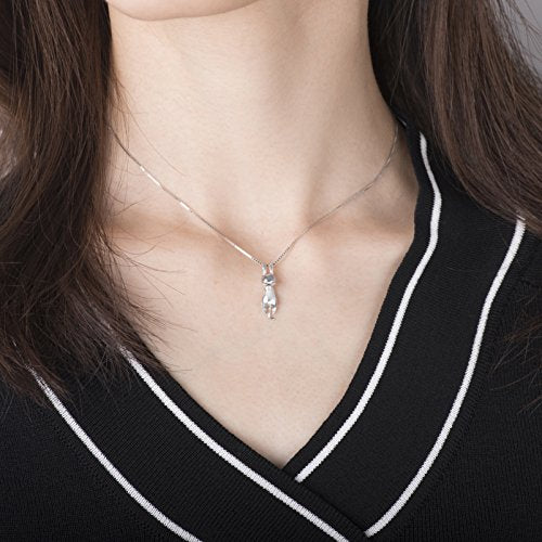 Charming Enveloping Cat Necklace Secondary image