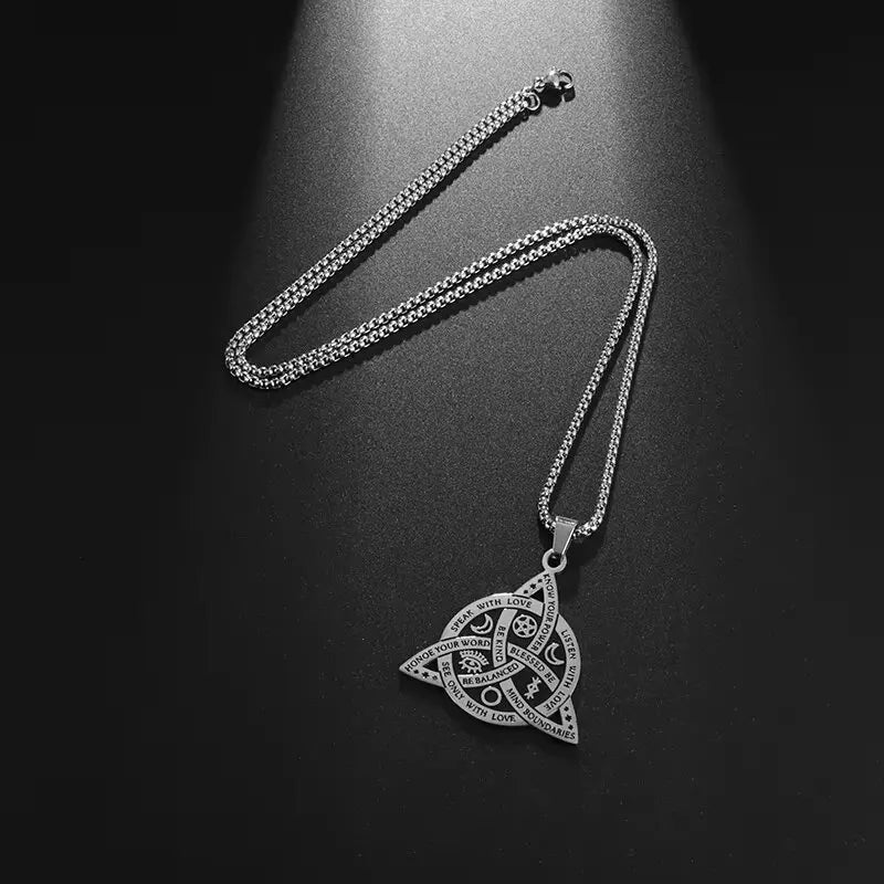 Celtic Witch Knot Necklace - Trinity Symbol