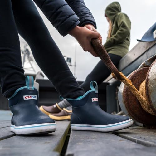Durable Waterproof Breathable Slip-resistant Ankle Deck Boots Secondary image