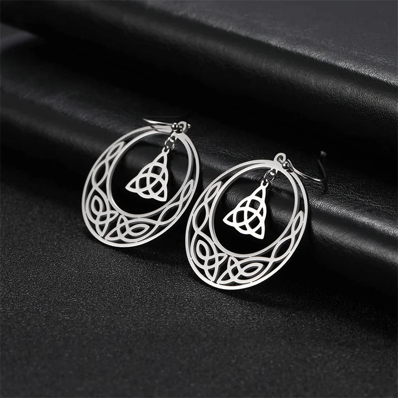Celtic Trinity Knot Necklace Secondary image