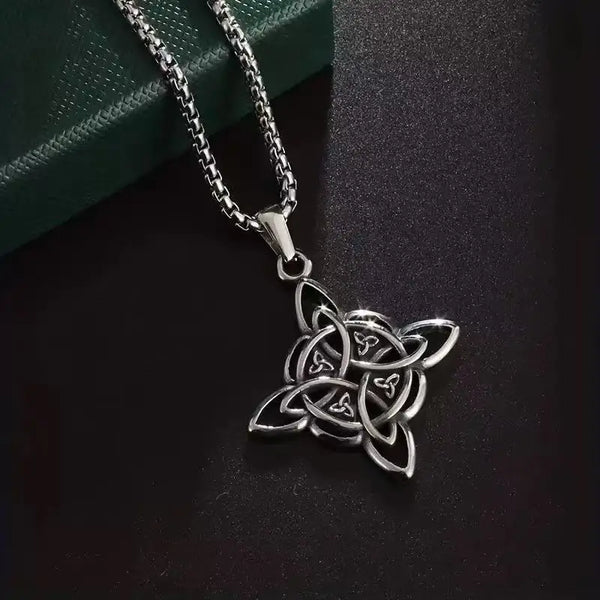 Celtic Witch Knot Necklace - Trinity Symbol