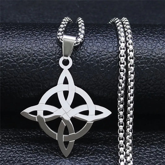 Celtic Witch Knot Necklace - Trinity Symbol