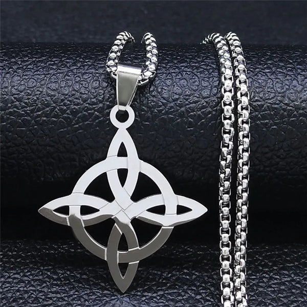 Celtic Witch Knot Necklace - Trinity Symbol