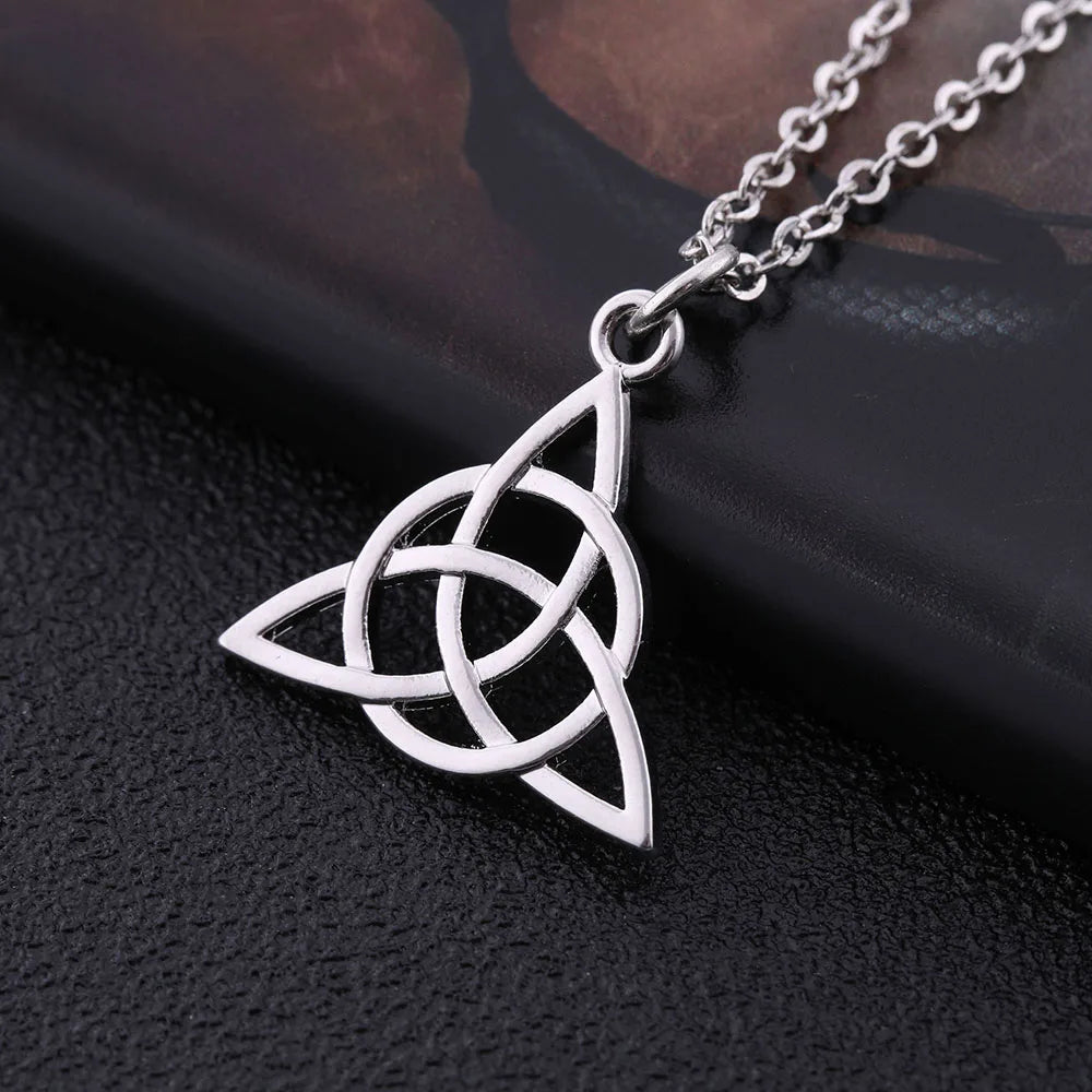 Celtic Witch Knot Necklace - Trinity Symbol