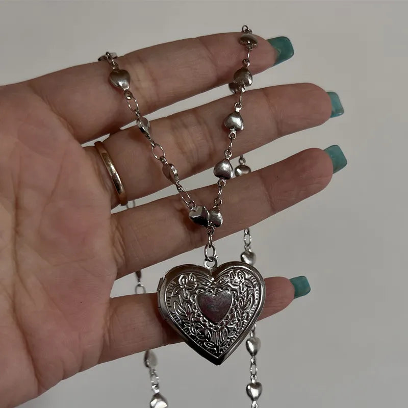 Adorable Stainless Steel Necklace Pendants Heart-Shaped Secondary image