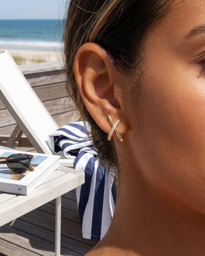 Gold Earrings for Women Trendy,14K Gold Stud Earrings Dainty Earrings Simple Minimalist Cubic Zirconia Diamond Gold Earrings Hypoallergenic Earring