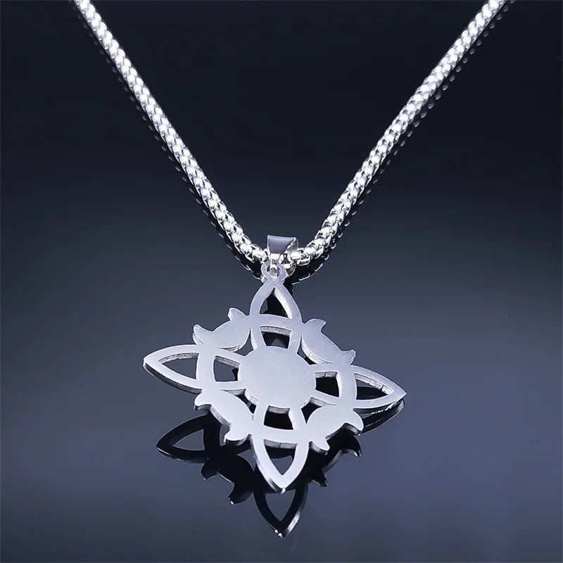 Celtic Witch Knot Necklace - Trinity Symbol