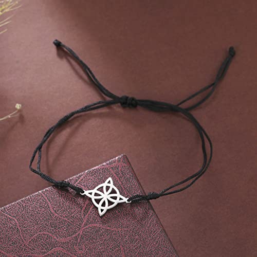 Celtic Witch Knot Necklace - Trinity Symbol