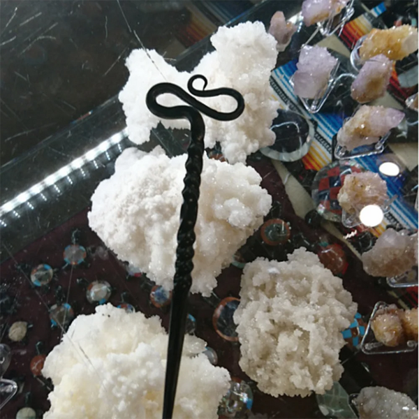 Celtic Witch Knot Necklace - Trinity Symbol