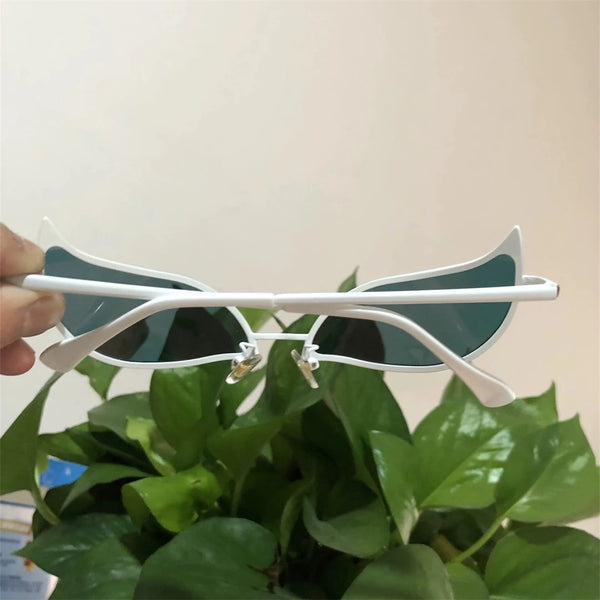 Novelty Cat Eye Sunglasses - Funny Flamingo Party Glasses for Cosplay & Gifts