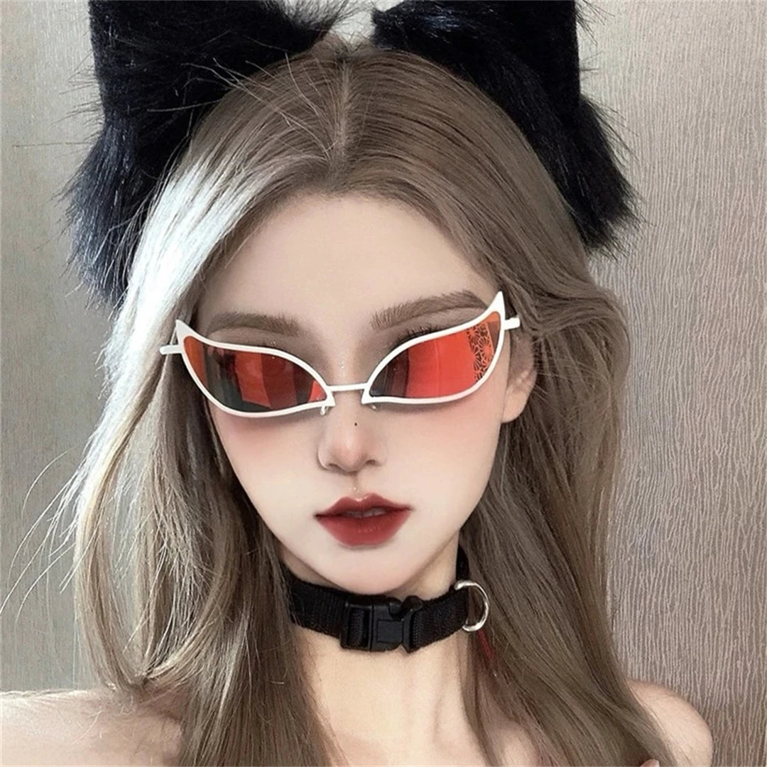 Novelty Cat Eye Sunglasses - Funny Flamingo Party Glasses for Cosplay & Gifts Main image