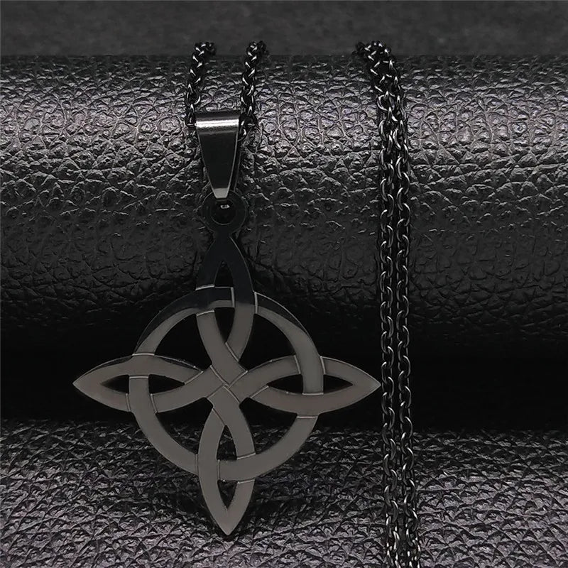 Celtic Witch Knot Necklace - Trinity Symbol