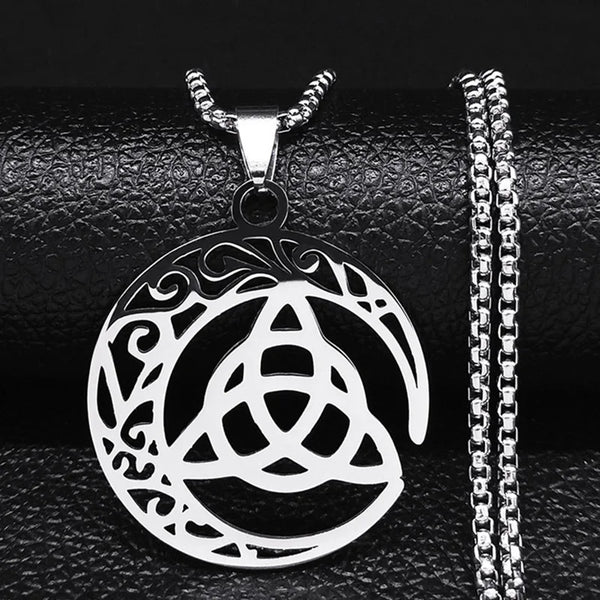 Celtic Witch Knot Necklace - Trinity Symbol