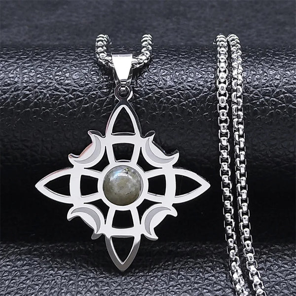 Celtic Witch Knot Necklace - Trinity Symbol