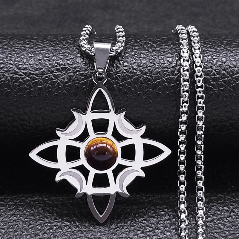 Celtic Witch Knot Necklace - Trinity Symbol