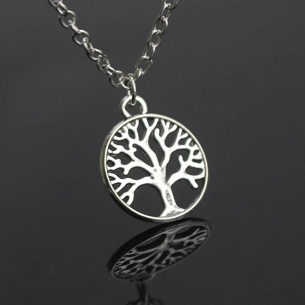 Celtic Witch Knot Necklace - Trinity Symbol