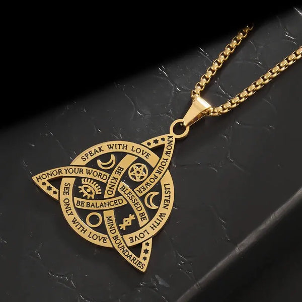 Celtic Witch Knot Necklace - Trinity Symbol