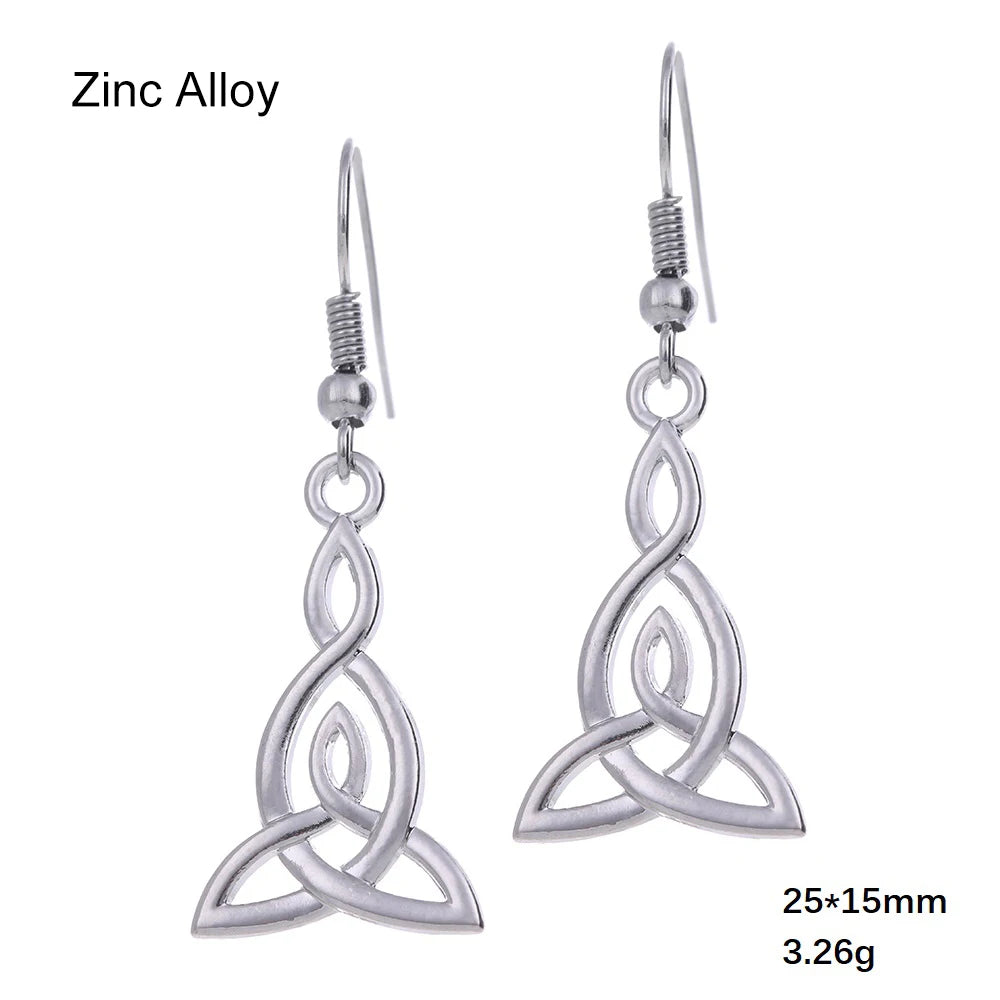 Celtic Witch Knot Necklace - Trinity Symbol