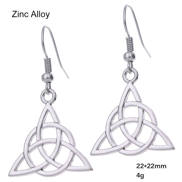 Celtic Witch Knot Necklace - Trinity Symbol