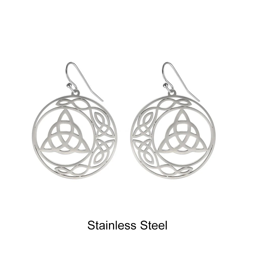 Celtic Witch Knot Necklace - Trinity Symbol