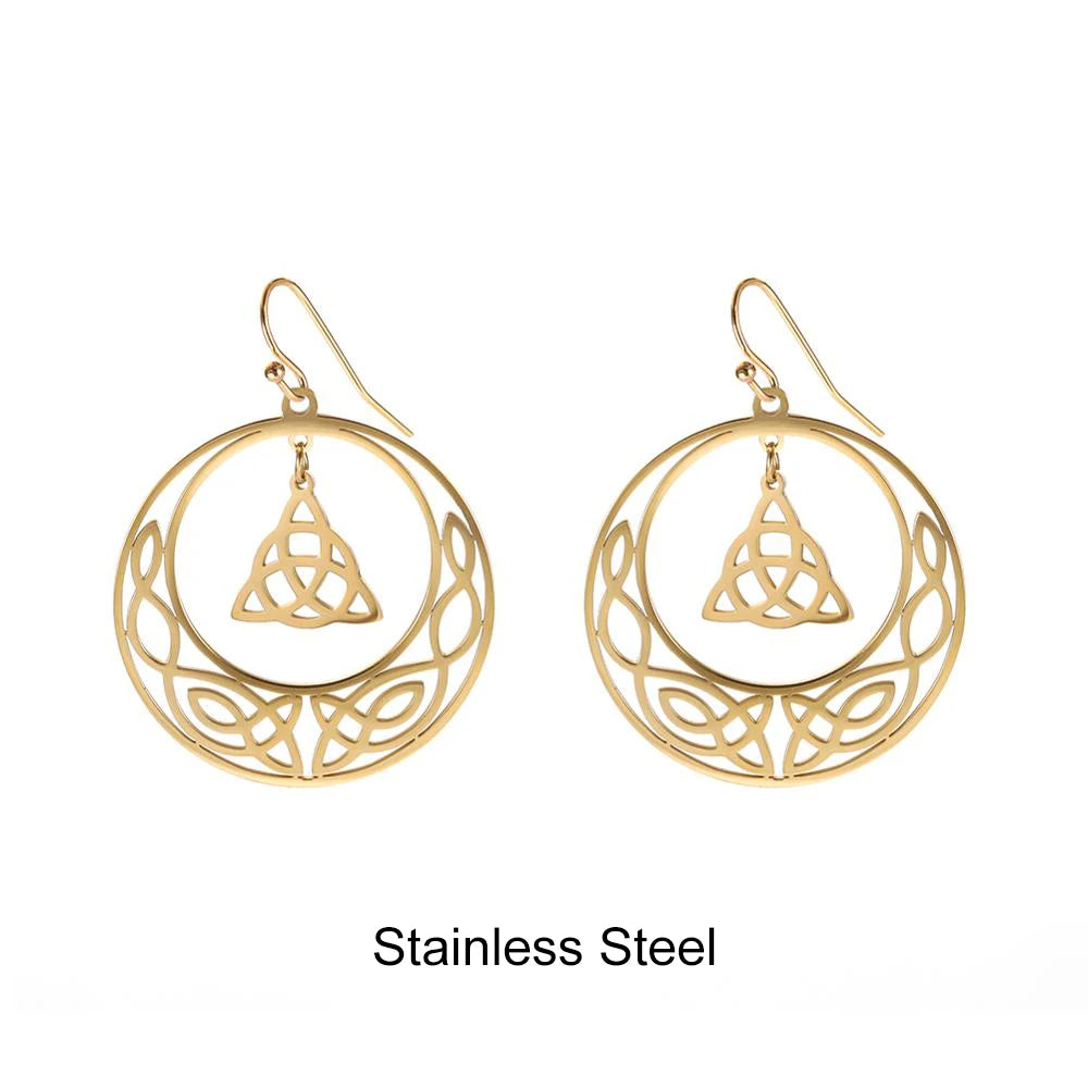 Celtic Witch Knot Necklace - Trinity Symbol