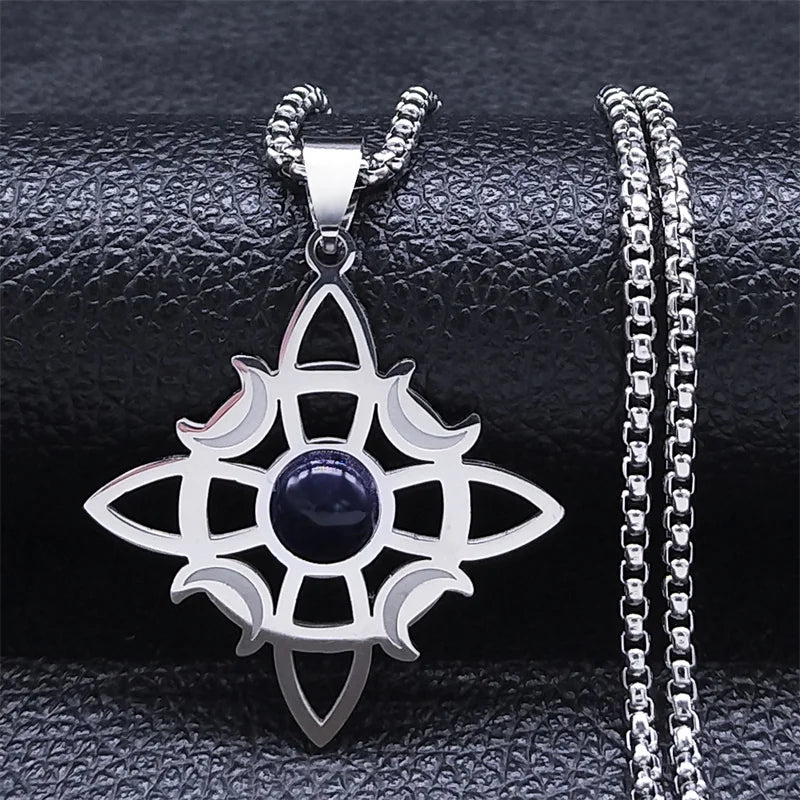 Celtic Witch Knot Necklace - Trinity Symbol