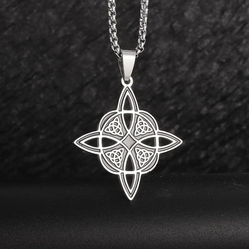 Celtic Witch Knot Necklace - Trinity Symbol