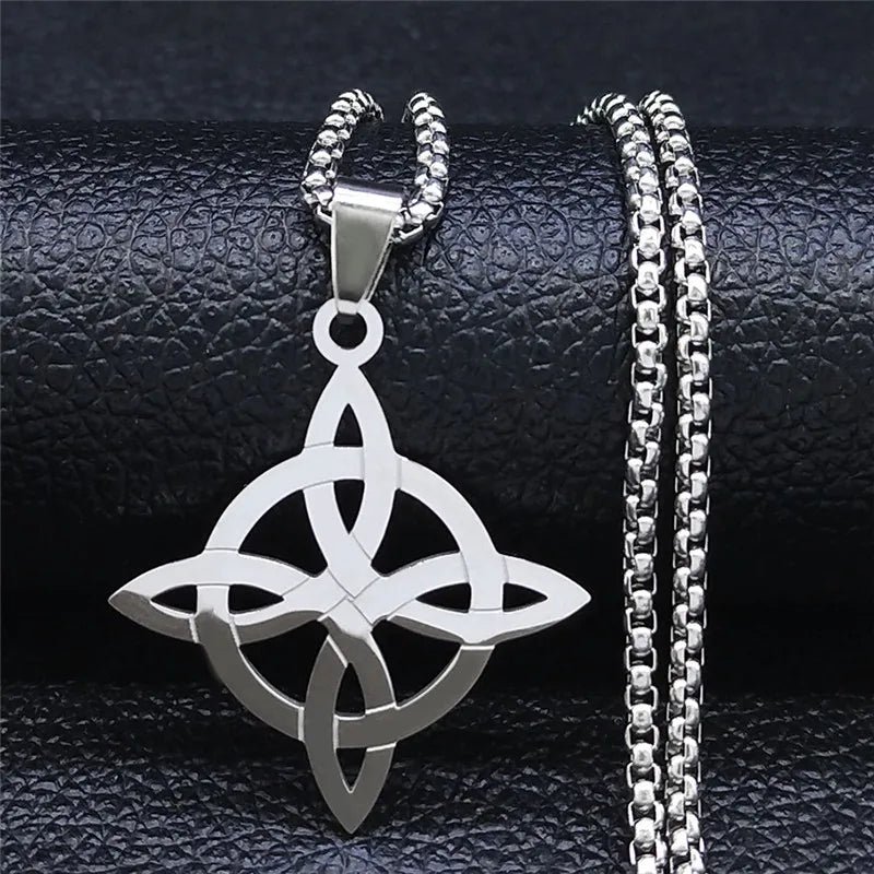 Celtic Witch Knot Necklace - Trinity Symbol