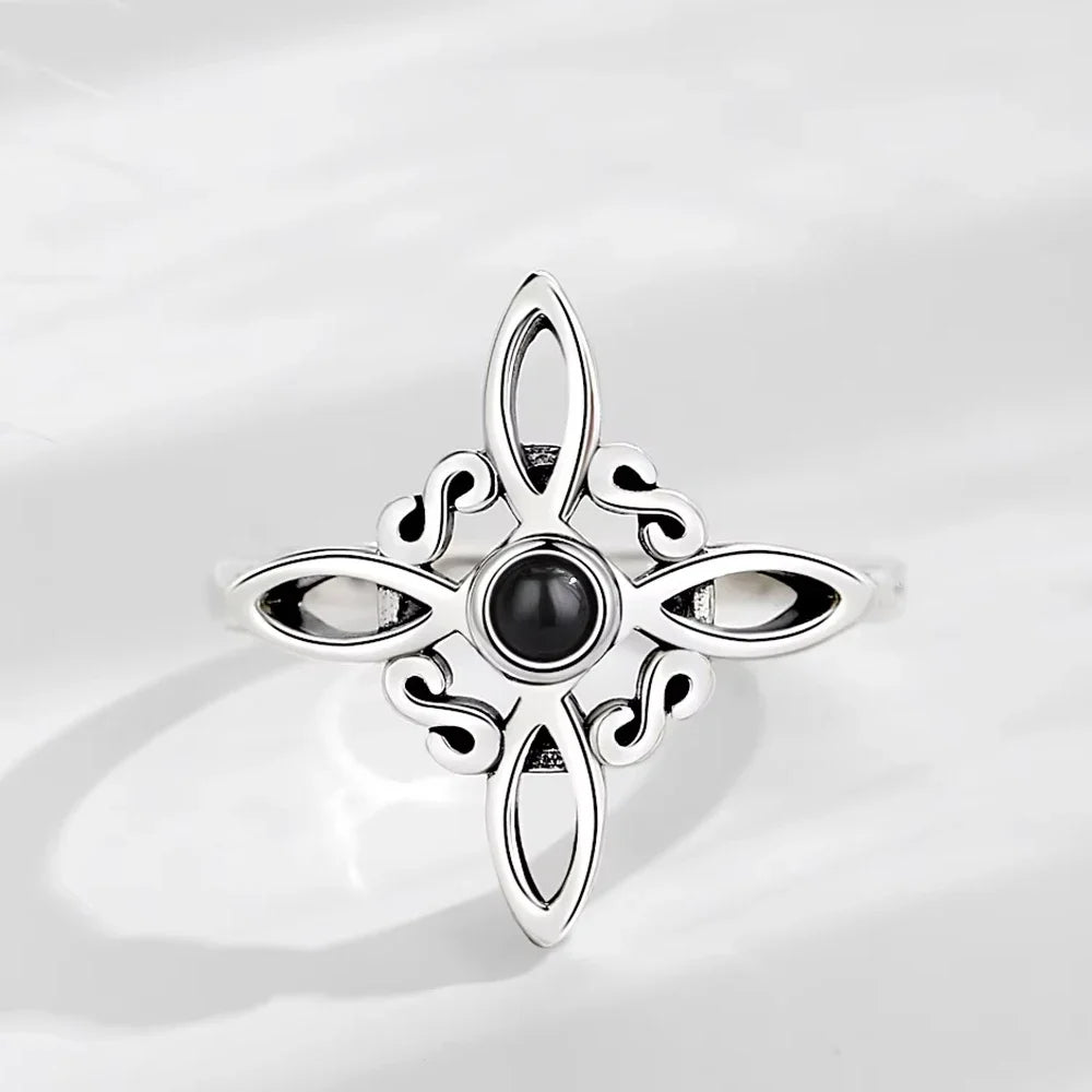 Celtic Witch Knot Necklace - Trinity Symbol