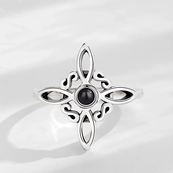Celtic Witch Knot Necklace - Trinity Symbol